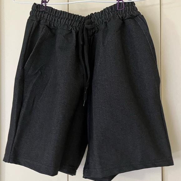 SOLD 5/$10🔥 NWOT Drawstring shorts - Picture 1 of 4